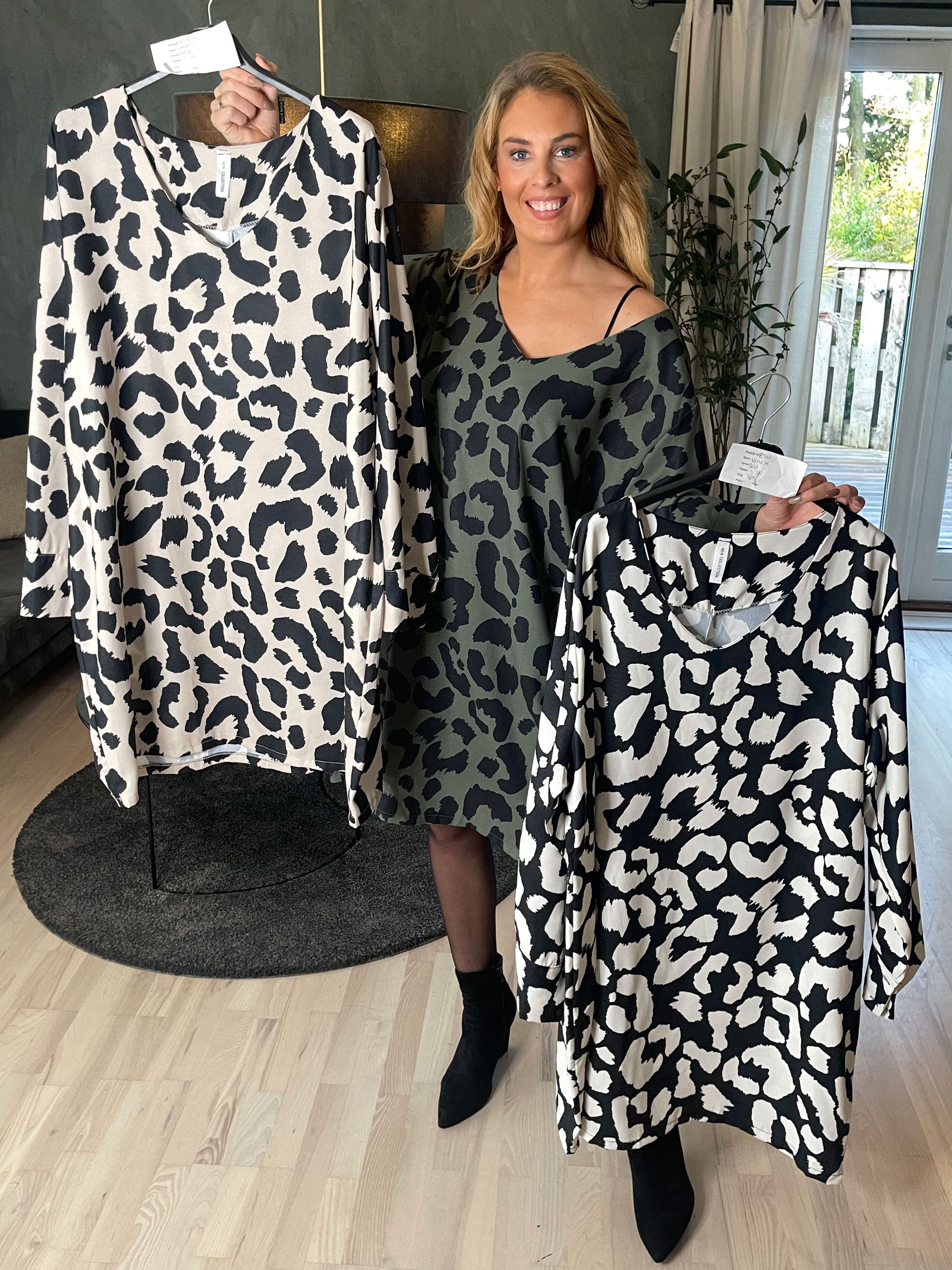 Vanelia - Söt viskosklänning i stort leopardmönster